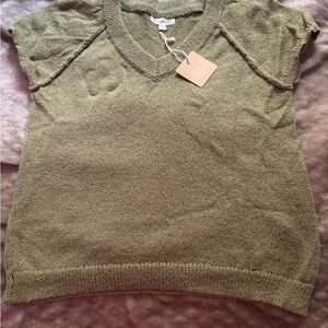 Blu Pepper Sage V-Neck Sweater